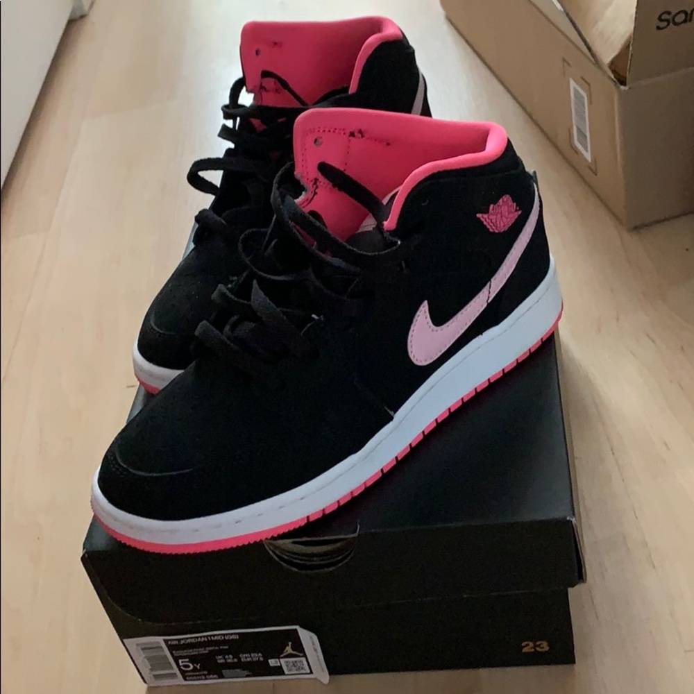 Air Jordan one mid GS